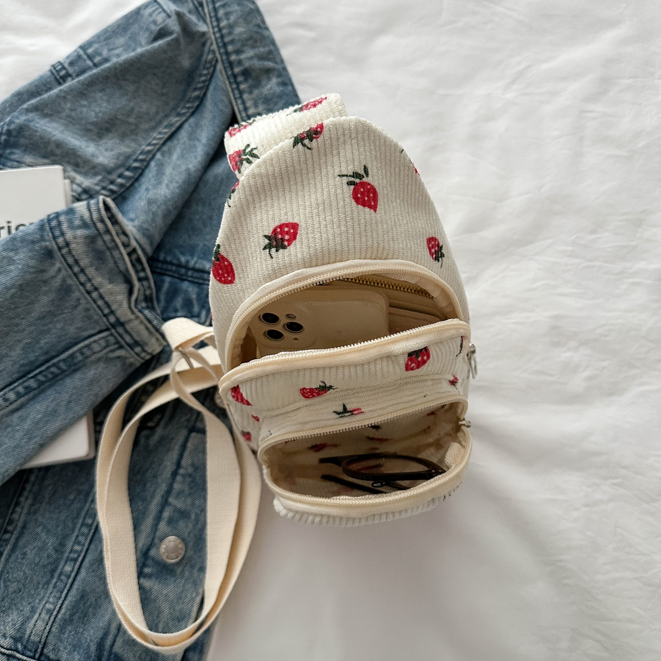1pc Strawberry Pack White Women'S Body Bag Waist Pouch Coin Purse Zipper Multi - Image 6